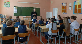 Тему христианских семейных традиций обсудил священник с учащимися Лясковичской школы