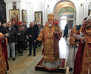 В субботу Светлой седмицы епископ Леонид совершил Литургию в кафедральном соборе г. Мозыря