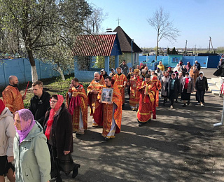 В пятницу Светлой седмицы и день памяти иконы Божией Матери «Живоносный Источник» епископ Леонид совершил Литургию в Хойникской обители