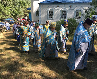 Архиерейское Богослужение по случаю престольного праздника храма в д. Васьковка Мозырского района