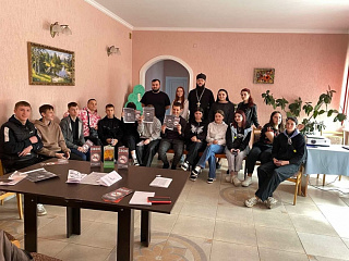 Священник провел беседу в Наровлянском ТЦСОН
