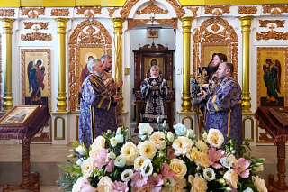Епископ Леонид поздравил с Днем тезоименитства настоятеля Никольского храма г. Мозыря архимандрита Иакова (Шумова)