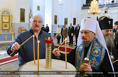 Президент Беларуси Александр Лукашенко посетил Свято-Успенский Жировичский монастырь