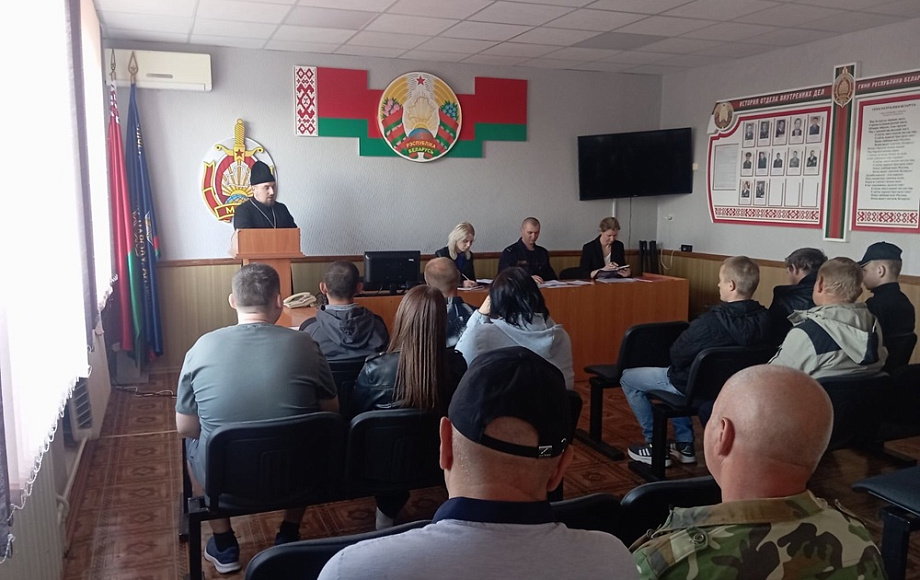 В Хойниках священник принял участие в акции «Дом без насилия»