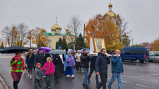 В Калинковичах состоялся ежегодный Крестный ход по городу с иконой Божией Матери «Юровичская-Милосердная»