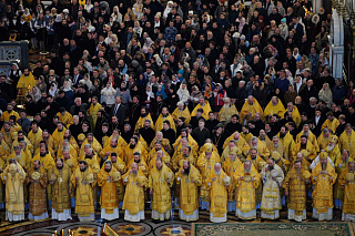 В семнадцатую годовщину интронизации Святейшего Патриарха Кирилла епископ Туровский и Мозырский Леонид сослужил Предстоятелю Русской Церкви за Литургией в Храме Христа Спасителя