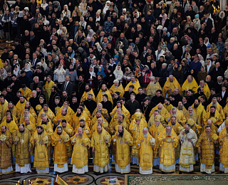 В семнадцатую годовщину интронизации Святейшего Патриарха Кирилла епископ Туровский и Мозырский Леонид сослужил Предстоятелю Русской Церкви за Литургией в Храме Христа Спасителя