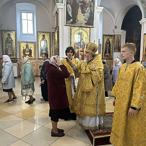 В канун отдания праздника Воздвижения Креста Господня епископ Леонид совершил всенощное бдение в кафедральном соборе Мозыря