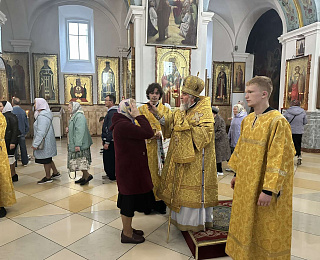 В канун отдания праздника Воздвижения Креста Господня епископ Леонид совершил всенощное бдение в кафедральном соборе Мозыря