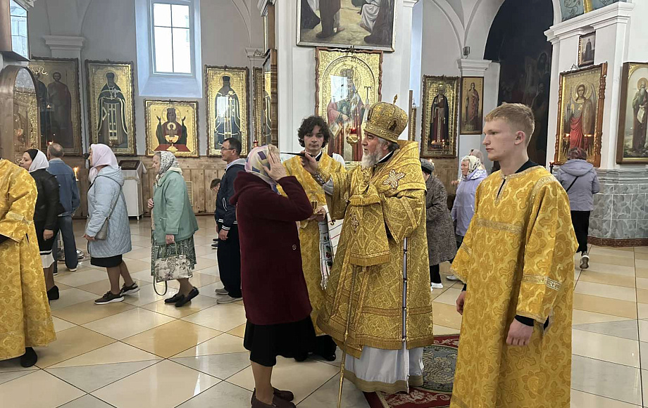 В канун отдания праздника Воздвижения Креста Господня епископ Леонид совершил всенощное бдение в кафедральном соборе Мозыря