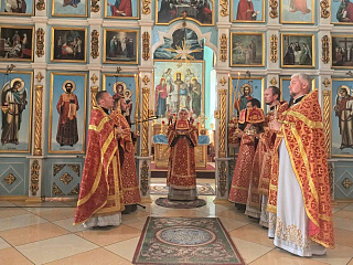 В день Усекновения главы Пророка, Предтечи и Крестителя Господня Иоанна епископ Леонид совершил Литургию в кафедральном соборе г. Мозыря