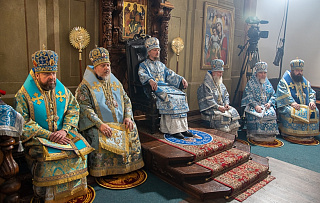 Епископ Леонид сослужил Патриаршему Экзарху за Литургией в Благовещенском монастыре в д. Малые Ляды Смолевичского района
