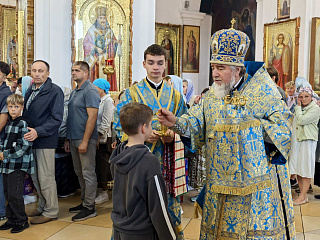 В канун праздника Рождества Пресвятой Богородицы епископ Леонид совершил всенощное бдение в кафедральном соборе святого Архангела Михаила в г. Мозыре