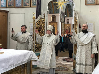 Поминальная суббота Великого поста. Епископ Леонид совершил Литургию в кафедральном соборе святого Архангела Михаила в городе Мозыре 