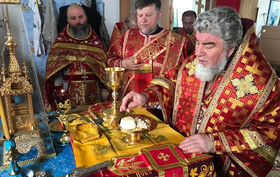 Божественная литургия в день празднования иконы Божией Матери «Неупиваемая Чаша»