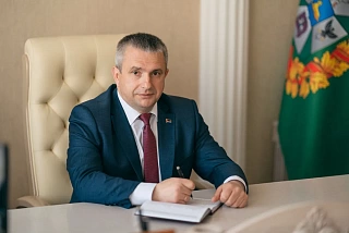 Епископ Туровский и Мозырский Леонид поздравил с Днем рождения председателя Гомельского областного исполнительного комитета Ивана Ивановича Крупко