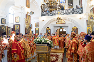 В Свято-Духовом кафедральном соборе г.Минска молитвенно отметили день тезоименитства митрополита Вениамина