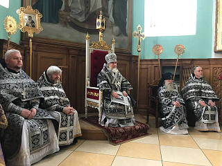 В среду 1-й седмицы Великого поста епископ Леонид возглавил Литургию Преждеосвященных Даров в кафедральном соборе святого Архангела Михаила в г. Мозыре