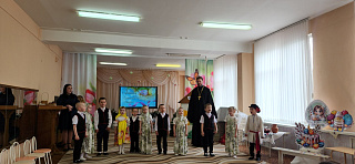 Протоиерей Георгий Пиголь посетил пасхальный утренник в детском саду №1 г. Ельска