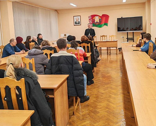 В Мозырском колледже строителей священник принял участие заседании родительского всеобуча