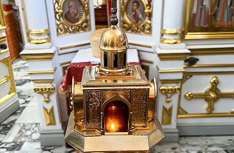 Лампада с Благодатным огнем от гроба Господня, как ожидается, будет доставлена в Беларусь утром 12 апреля