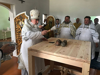 Епископ Леонид совершил чин великого освящения храма в честь преподобного Онуфрия Великого в аг. Семенча Житковичского района