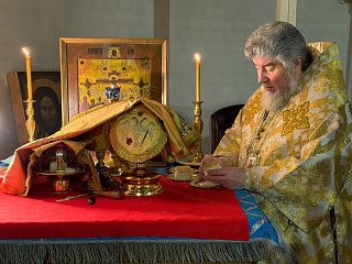 День памяти святителя Николая Чудотворца. Епископ Туровский и Мозырский Леонид совершил Божественную литургию в храме Покрова Пресвятой Богородицы в городе Минске